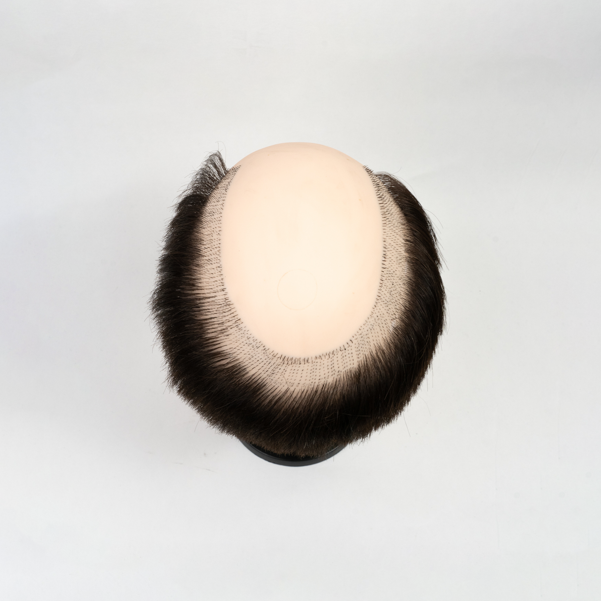 Mannequin head with detachable eyelids and realistic skin texture